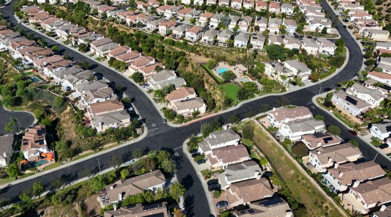 Home prices fall and rents rise, both for the first time in 3 years